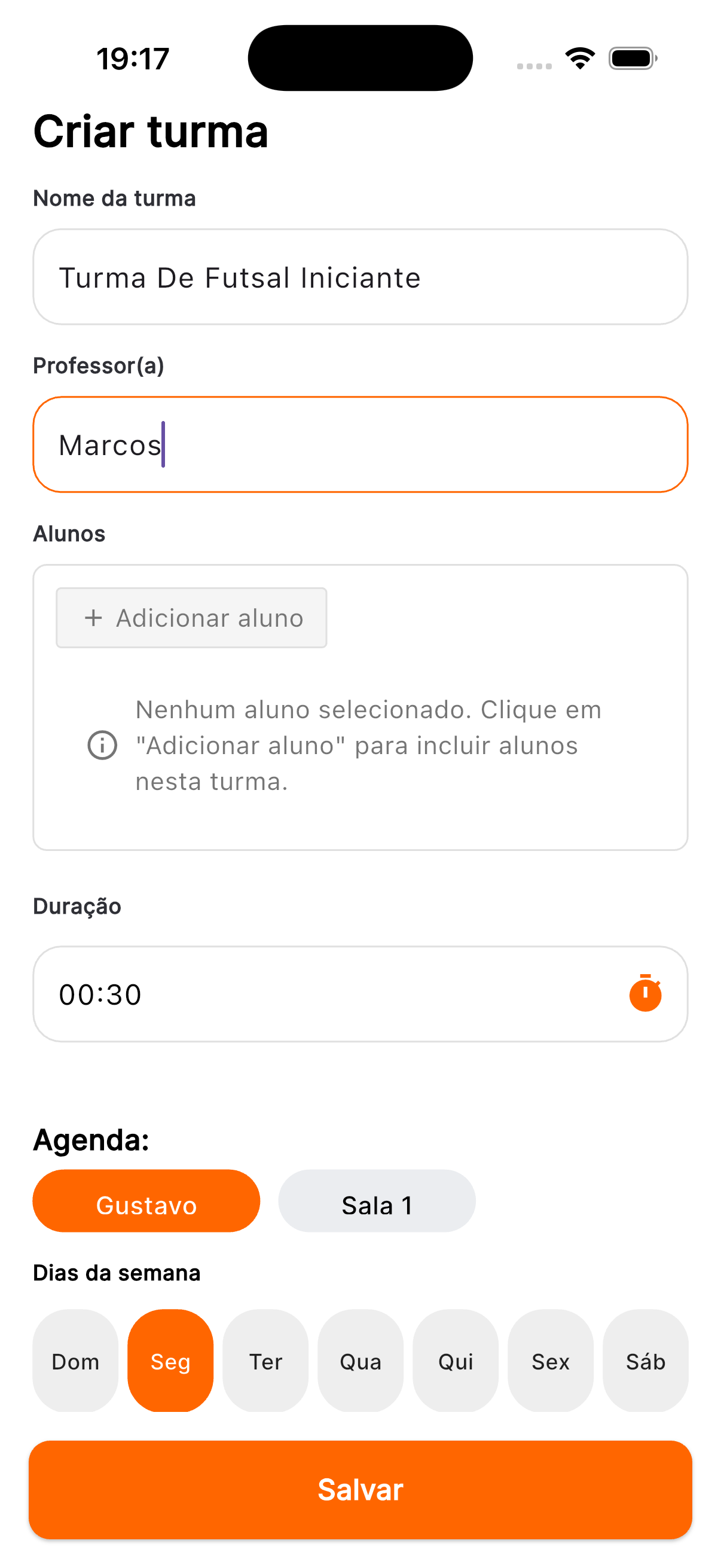 Formulário de criação de turma no LEP App: nome, professor(a), alunos, dias, horário e duração.